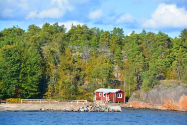 HELSINKI FINLAND 25 Eylül 2015: Rıhtım, Liman ve Quay In Island şehir merkezine yakın olup, sakin ve rahatlatıcı bir deniz havası sunmaktadır.. 
