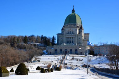 MONTREAL CANADA 02 07 2019: Mount Royal Aziz Joseph Oratory, Roma Katolik küçük bazilikası ve ulusal tapınağıdır. Kanada 'nın en büyük kilisesi ve dünyanın en büyük üçüncü kilise binasıdır..