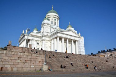 Helsinki Finlandiya 09: 25 2015: Helsinki Katedrali, Helsinki Piskoposluğu 'nun Evanjelik Lüteriyen katedralidir. Helsinki şehrinin kendine özgü simgesi, uzun, yeşil kubbesidir.