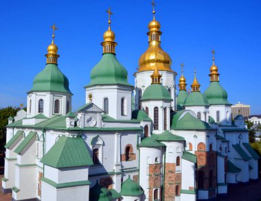 KIEV UKRAINE 09 04 04 17: Kiev 'deki Aziz Sophia Katedrali, Kievan Rus mimarisinin bir anıtıdır. Katedral, şehrin en bilinen simgelerinden biri ve Ukrayna 'nın ilk miras yeri..