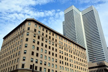 MONTREAL QUEBEC CANADA 06: 13 2017: Place ville Marie 'nin binası .1 Place Ville Marie 47 katlı, haçlı ofis kulesi 1962' de Uluslararası stilde inşa edildi..