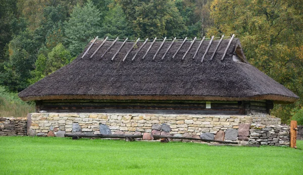 Puhalepa Parish Hiiumaa Estonia 2015 Old Cottage Cum Threshing Barnon — Fotografia de Stock