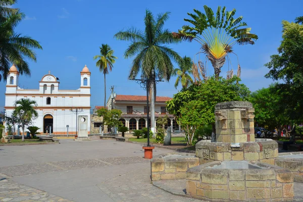2016年4月25日 危地马拉复古教堂 — 图库照片