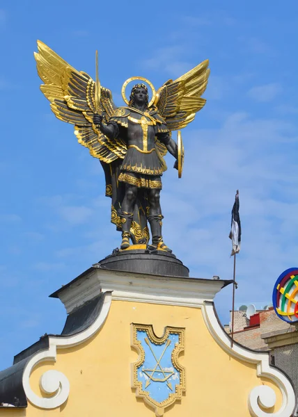 Kiev Ukraine Gold Plated Bronze Statue Archangel Michael Saint Patron — Stock Photo, Image