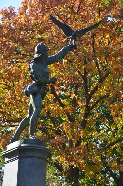 New York City Falconer Bronze Sculpture Central Park English Sculptor — Stock Photo, Image