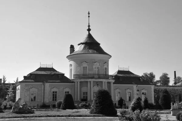 Zolochiv Ukrajina Zámek Zolochiv Skládá Obrovského Obdélníkového Paláce Menší Rotundy — Stock fotografie