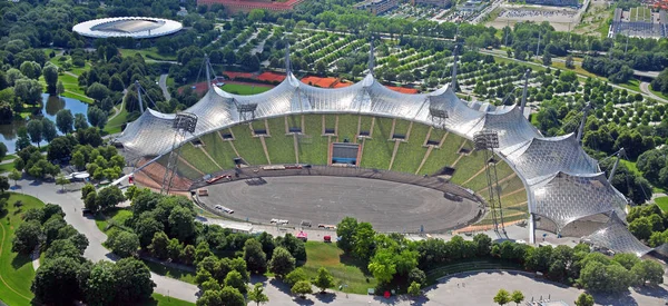 ミュンヘン ドイツ6月12日ミュンヘンのオリンピック公園のスタジアムは 6月12日に1972年の夏季オリンピックのために建設されたオリンピック公園です 201 ミュンヘンドイツ — ストック写真
