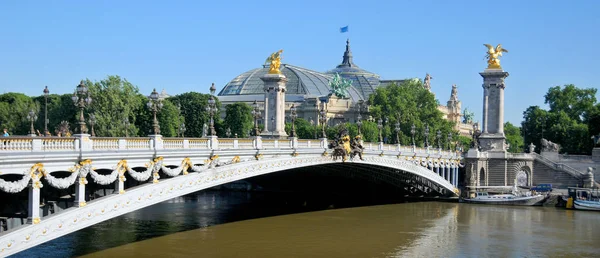 París Francia May Puente Histórico Pont Alexandre Iii Sobre Río —  Fotos de Stock