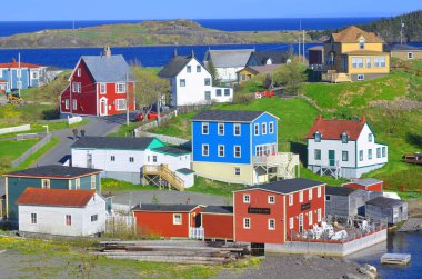 Trinity Newfoundland 12 Haziran: 12 Haziran 2014 'te Trinity Newfoundland' da bulunan tipik bir balıkçı köyü. Kasaba, eyalet tarafından Kayıtlı Miras Yapısı olarak tanınan bir dizi bina içeriyor..