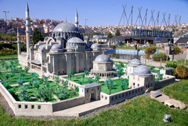 İstanbul 6 Ekim: Miniatürk 'teki Süleyman Camii, İstanbul, Türkiye' de bulunan bir parktır. 6 Ekim 2013 'te dünyanın en büyük minyatür parklarından biridir..