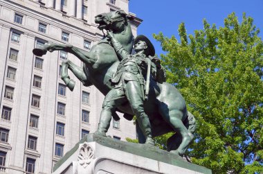 Montreal Kanada 20 Temmuz: Equestrian heykeli, Montreal Boer Savaşı Anıtı kapsamında George W. Hill tarafından 20 Temmuz 2014 tarihinde Montreal Quebec Kanada şehir merkezindeki Dorchester Meydanı 'nda yapılmıştır.