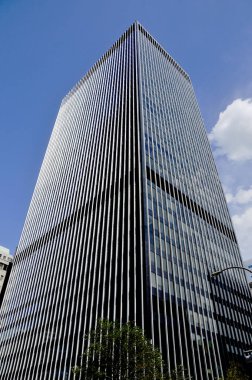 Montreal Quebec Kanada 19 Ağustos: La Tour de la Bourse (Türkçe: Borsa Kulesi) Kanada 'nın Montreal şehrinde 19 Ağustos 2012 tarihinde inşa edilen 48 katlı gökdelendir. 