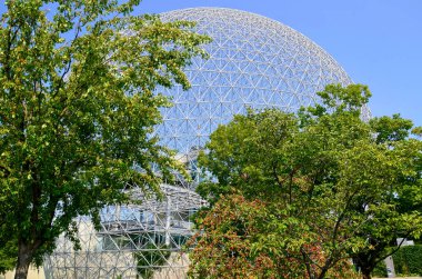 MONTREAL-CANADA 25 AĞUSTOS: Biyosfer Montreal 'de çevreye adanmış bir müzedir. Parc Jean-Drapeau 'da, Birleşik Devletler' in eski pavyonunda, 08: 25 Montreal, Kanada