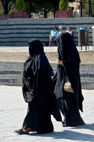 Istambul Turecko Říjen08 Muslimské Zahalené Ženy Srdci Dolů Istambul Říjen082013 — Stock fotografie
