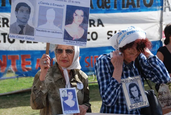 Buenos Aires Argentine Nov Une Femme Non Identifiée Marche Buenos — Photo