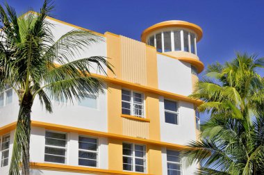 MIAMI - SOUTH BEACH - FLORIDA - ABD 29 Ekim 2012 Miami Beach, Florida 'da okyanus taşıma binaları. Güney Sahili 'ndeki Art Deco mimarisi Miami' nin en önemli turistik yerlerinden biridir..