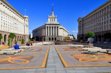 SOFIA BULGARIA 14 EPTEMBER: Largo, Sofya şehir merkezinde birçok ulusal kurumun genel merkezini kapsayan bir mimari komplekstir. 14 Eylül 2013 'te Sofya Bulgaristan' da