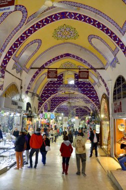 ISTANBUL ECTOBER 05, Grand Bazaar, 1200 'den fazla mağazası olan tarihteki en eski alışveriş merkezi olarak kabul edilmektedir. Ekim 05, 2013 İstanbul, Türkiye.