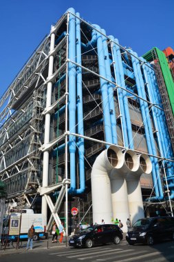Paris, Fransa 20 Ekim 2014: Centre Georges Pompidou, Paris, Fransa. 1977 'de tamamlanan postmodern yapı Paris' in en tanınmış yapılarından biridir.. 