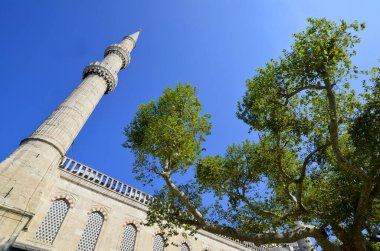 İSTANBUL TURKEY Ekim 04: Sultan Ahmed Camii, Ekim 04, 2013, İstanbul, Türkiye. Sultan Ahmed Camii (Mavi Cami) İstanbul 'un en popüler turizm beldeleri üzerine.