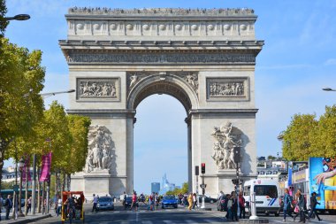 Paris, Fransa 19 Ekim: The Triumphal Arch de l Etoile (Zafer Takı). Anıt, Jean Chalgrin tarafından 19 Ekim 2014 tarihinde Paris, Fransa 'da tasarlanmıştır. 