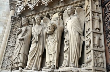 Paris, Fransa - 12 Ekim - Paris 'in Notre Dame katedrali 12 Ekim 2013' te Paris 'in en ünlü simgelerinden biri olan Fransa' nın detayları. 2013 'te katedral 850' nci yılını kutladı.. 