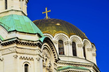 İsa 'nın Doğuşu Katedrali' nin kubbeleri ve neo-Bizans mimarisinin manzarası.
