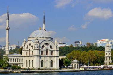 İSTANBUL TURKET 3 Ekim 2013 'te İstanbul, Türkiye' de resmen Buyuk Mecidiye Camii (Sultan Abdulmecid 'in Büyük İmparatorluk Camii) kuruldu.