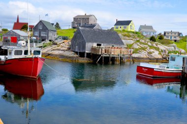 Peggy 's Cove Nova Scotia 6 Haziran: Peggy' s Cove 'daki tipik balıkçı köyü, 6 Haziran 2014 tarihinde Nova Scotia' da St. Margarets Körfezi 'nin doğu kıyısında yer alan küçük bir kırsal bölge..