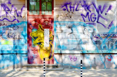 Duvardaki sokak graffitisi 