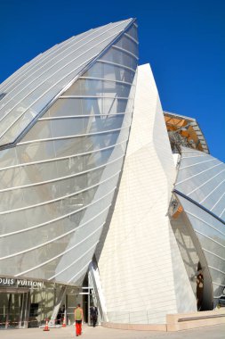Paris Fransa 19 Ekim: Louis Vuitton Vakfı 2006 yılında kuruldu, bir sanat müzesi ve kültür merkezi. 143 milyon dolarlık müze yakın tarihte 19 Ekim 2014 'te Paris' te tamamlandı.