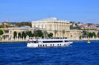 İSTANBUL TURKEY OCT 02: Dolmabahçe Sarayı, 02 Ekim 2013 İstanbul, Türkiye. Dolmabahce Sarayı, Osmanlı İmparatorluğu 'nun 31. Sultanı Abdülmecid I tarafından 1843 ve 1856 yılları arasında inşa edilmiştir..