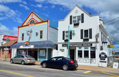 Digby Nova Scotia 4 Haziran: Nova Scotia 'nın güneybatısındaki Digby sokak manzaralı Kanada kasabası. = = Coğrafi konumu = = Digby ilçesinin yönetim merkezi ve en büyük nüfus merkezidir.