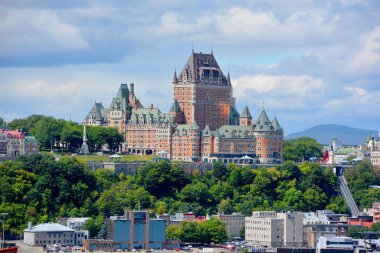 QUEBEC CITY, CANADA - 27 AĞUSTOS: Eski Quebec 'teki Levis Chateau Frontenac' tan, 27 Ağustos 2014 'te Quebec, Kanada' da UNESCO 'nun dünya mirası 