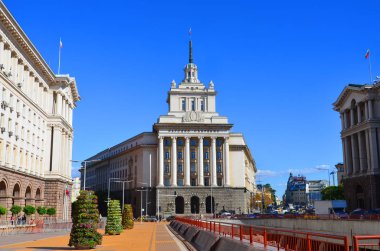 SOFIA BULGARIA 14 EPTEMBER: Largo, Sofya şehir merkezinde birçok ulusal kurumun genel merkezini kapsayan bir mimari komplekstir. 14 Eylül 2013 'te Sofya Bulgaristan' da