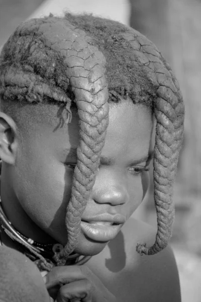 Khorixas Namibia October 2014 Unidentified Child Himba Tribe Himba是2014年10月9日居住在纳米比亚北部西南非洲Kunene地区的土著民族 — 图库照片