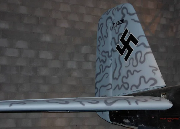 ベルリンドイツ5月23日 ベルリンドイツでの2010年5月23日のメッサーシュミット ナチ航空機の尾 — ストック写真