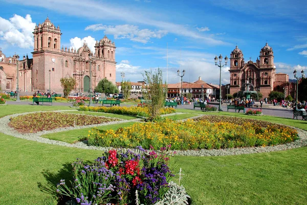 クスコ ペルー11月25日 イグレシア コンパナ イエス イエズス会教会 2010年11月25日クスコ ペルー16世紀に始まった教会は 1650年の地震によってほぼ完全に破壊されました — ストック写真
