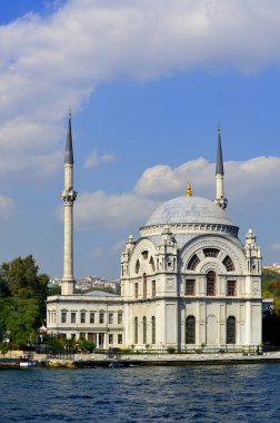 İSTANBUL TURKET 3 Ekim 2013 'te İstanbul, Türkiye' de resmen Buyuk Mecidiye Camii (Sultan Abdulmecid 'in Büyük İmparatorluk Camii) kuruldu.