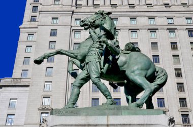 Montreal Kanada 18 Mart: Equestrian heykeli, Montreal Boer Savaşı Anıtı kapsamında George W. Hill tarafından 18 Mart 2014 tarihinde Montreal Quebec Kanada şehir merkezindeki Dorchester Meydanı 'nda yapılmıştır.