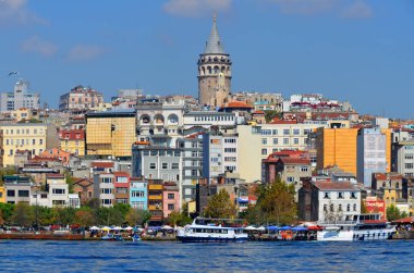 İSTANBUL TURKEY 29 Eylül: İstanbul, Türkiye 'nin Galata Karaköy mahallesi ve tarihi mimari ve ortaçağ Galerisi. 29 Eylül 2013' te İstanbul 'da Türkiye' de