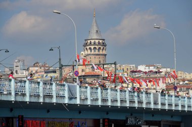İstanbul, Türkiye 'nin Galata Karaköy mahallesi ve tarihi mimari ve ortaçağ Galata kulesi.