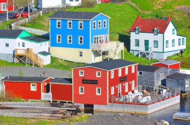 Trinity Newfoundland 12 Haziran: 12 Haziran 2014 'te Trinity Newfoundland' da bulunan tipik bir balıkçı köyü. Kasaba, eyalet tarafından Kayıtlı Miras Yapısı olarak tanınan bir dizi bina içeriyor..