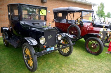 Granby, QUEBEC, CANADA - 29 Temmuz 2013: Eski otomobil sergisi