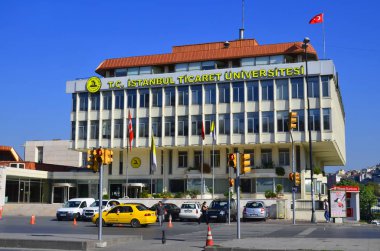 İstanbul Üniversitesi cephesi