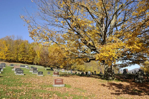 Cementerio Santísima Trinidad Quebec Canadá Paisaje Rural Otoñal —  Fotos de Stock
