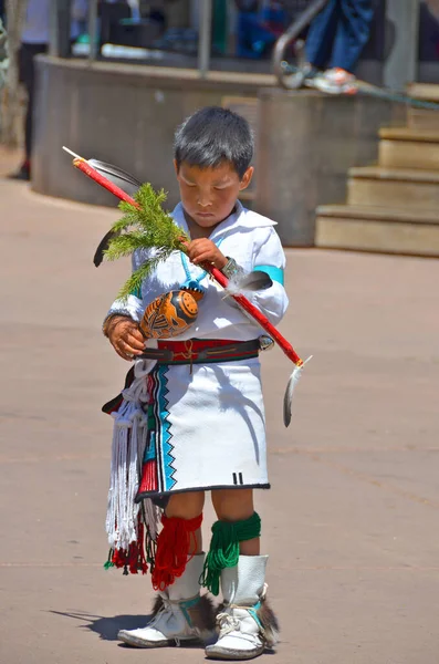 Santa New Mexico Usa Nisan Tanımlanamayan Navajo Kızılderili Çocuğu Nisan — Stok fotoğraf