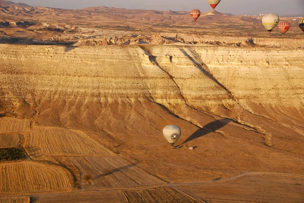 Goreme Turkey Oktober Kapadokya Üzerinde Uçan Sıcak Hava Balonu Ekim — Stok fotoğraf