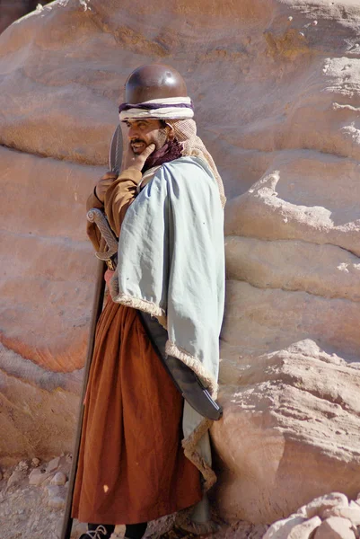 Estátua Uma Jovem Mulher Bonita Traje Tradicional Cidade Velha Petra — Fotografia de Stock