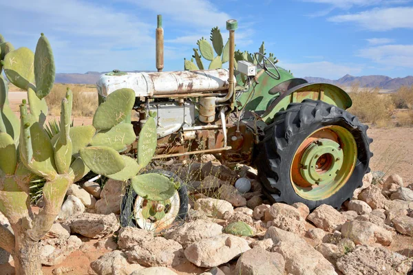 Solitaire Namibië September Verlaten Trekker Bij Een Tankstation Solitaire Namibische — Stockfoto